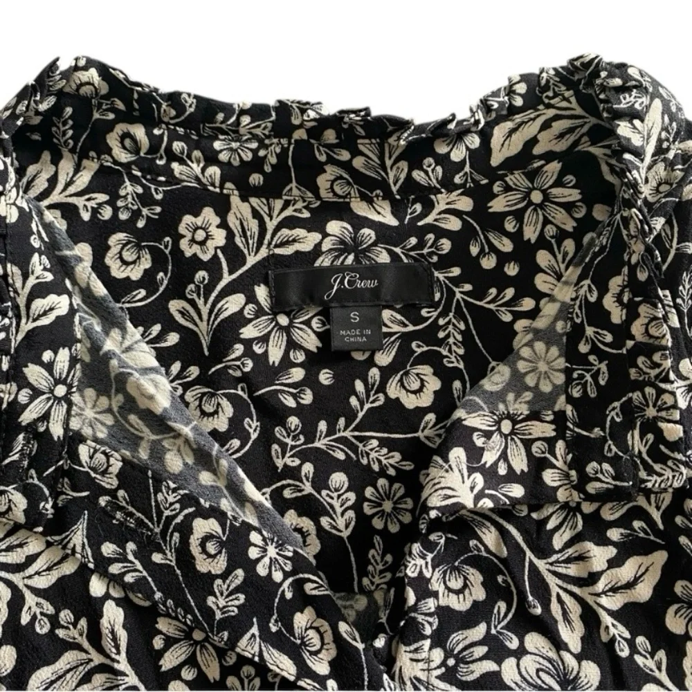 J.Crew Black Floral Blouse Small EcoVero Long Sleeve Pleated Lightweight Top